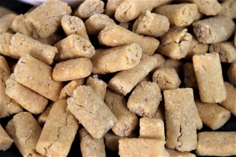Virbac URSOLYX Weiche Kauartikel Für Hunde – Unterstützt Muskelgesundheit, Speckgeschmack, Größe M (120 Stück, 4 Monate)